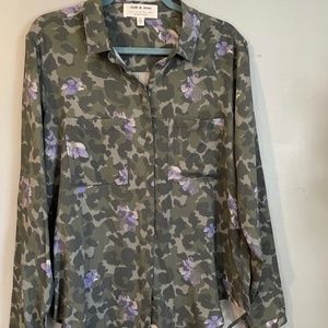 Cloth and stone Anthropologie Large Cameo women's Blouse Button down Shirt NEW